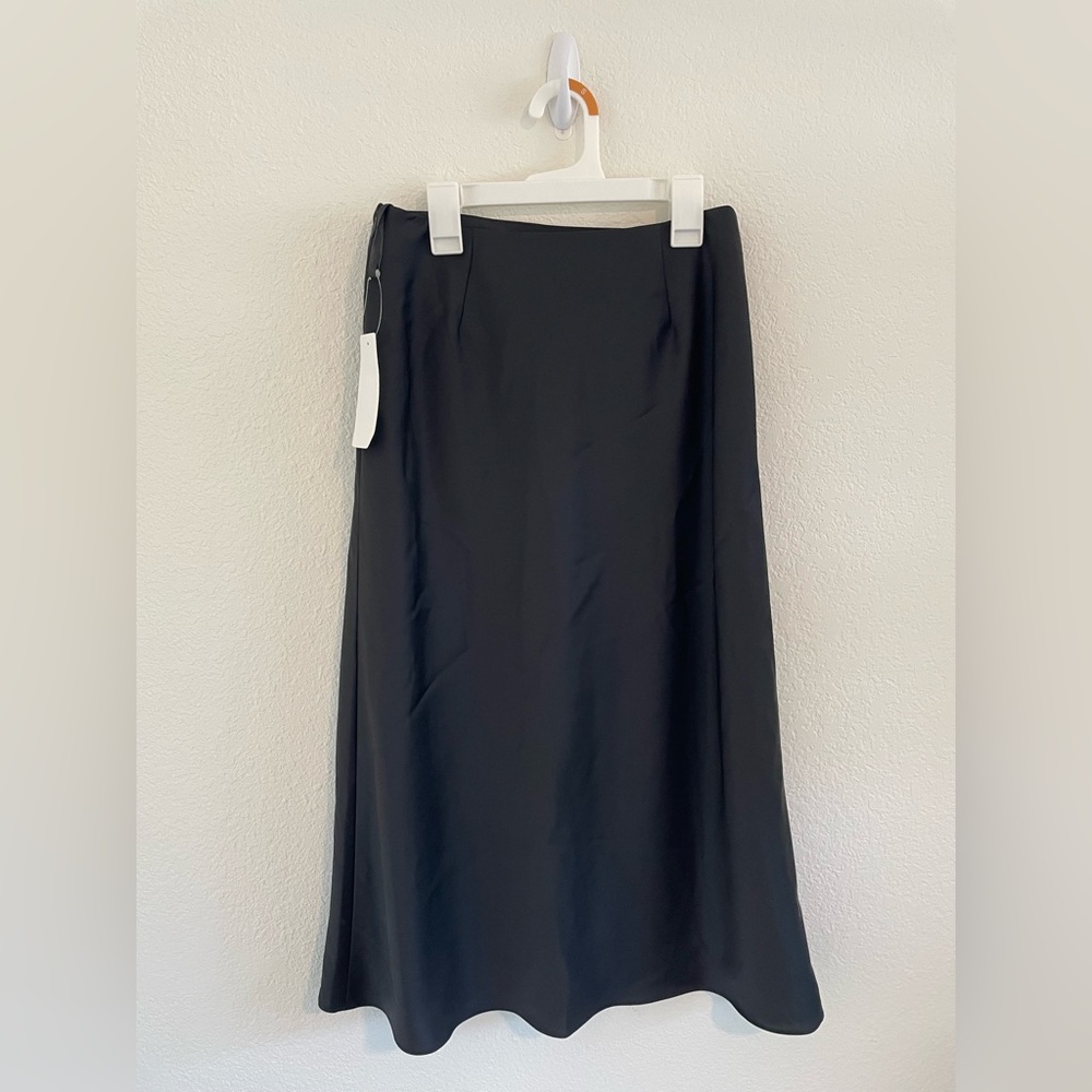 Uniqlo satin midi skirt nwt